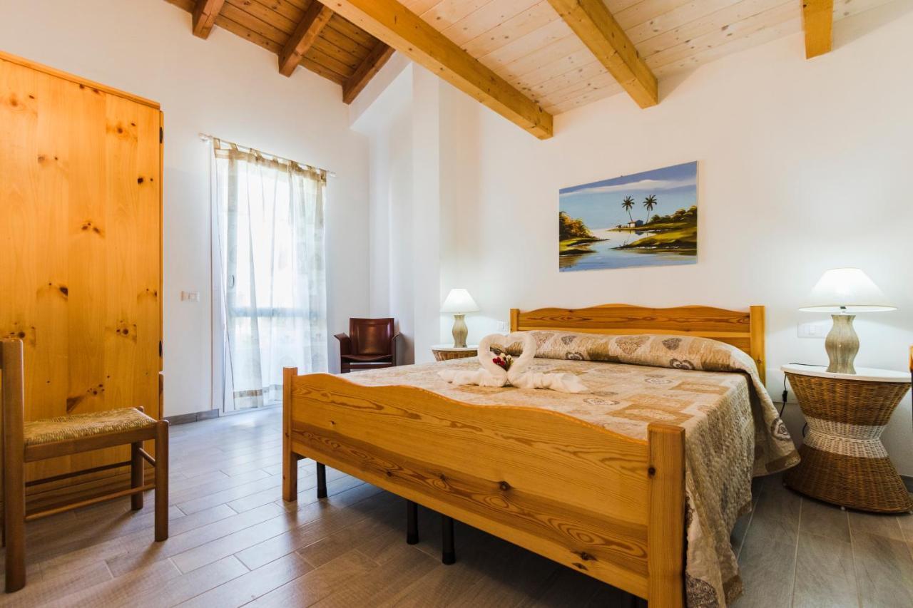 Residence Fior Di Sulcis Calasetta Eksteriør bilde