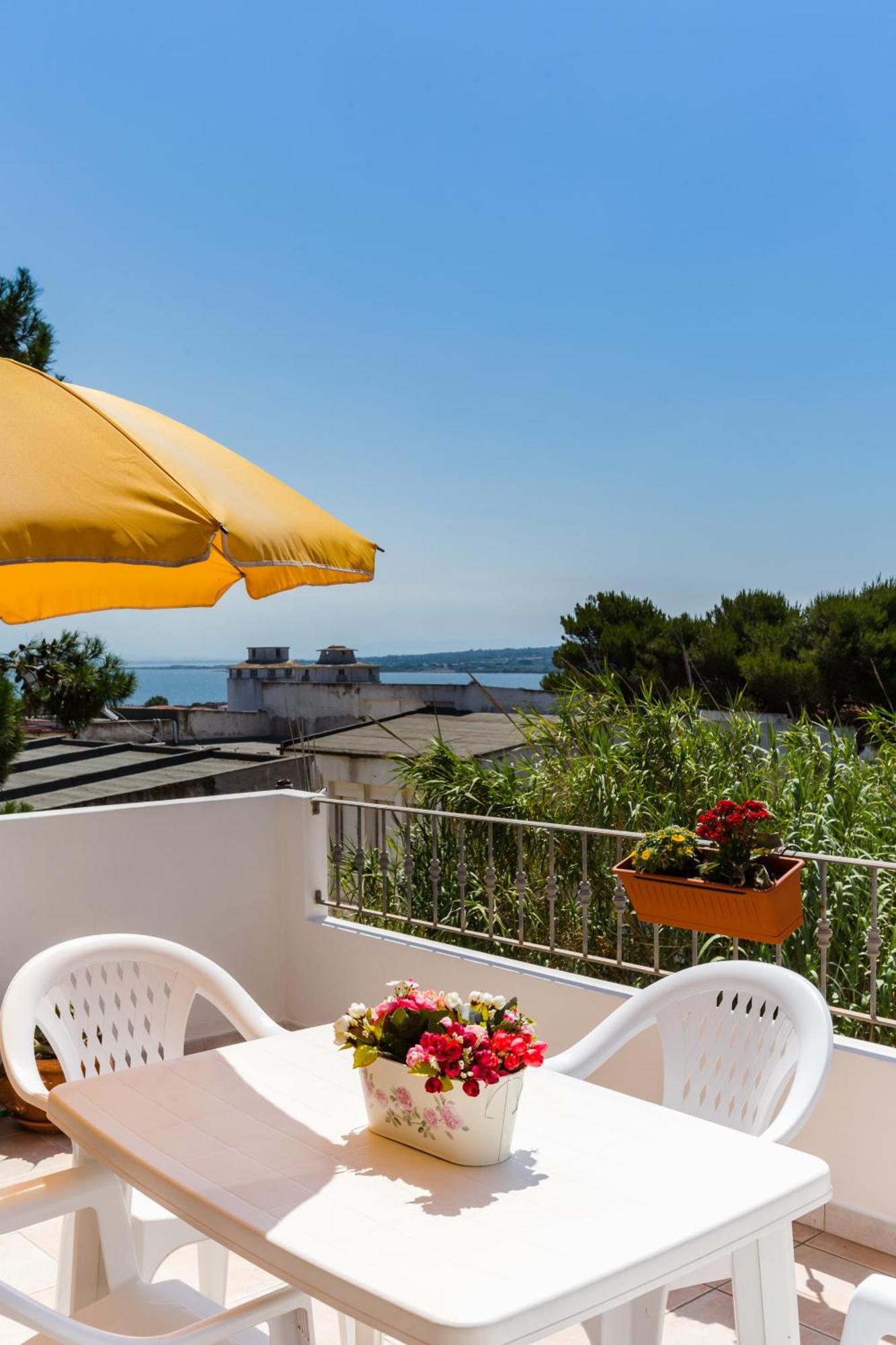 Residence Fior Di Sulcis Calasetta Eksteriør bilde